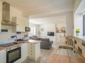 Stunning modern apartment in the Cotswolds